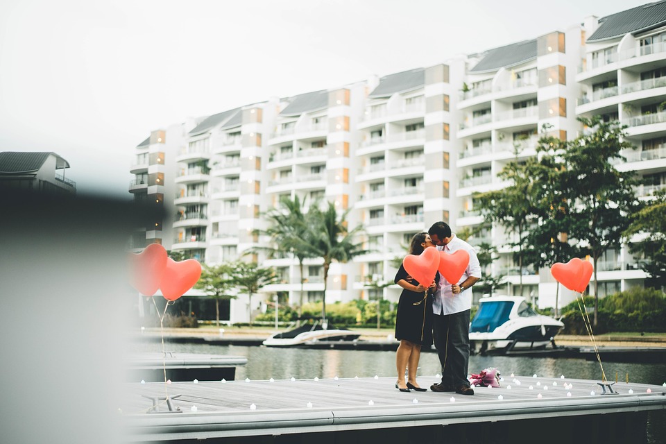 couple shopping for a condo